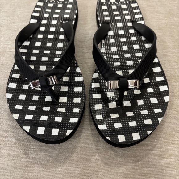 Coach Flip Flips - Picture 2 of 3